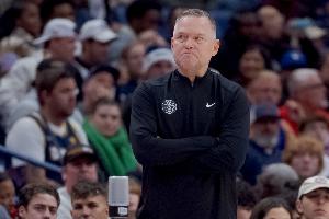 星空体育官网-乔治-卡尔：我也不知道掘金在干嘛 要我猜他们想避免首轮打勇士