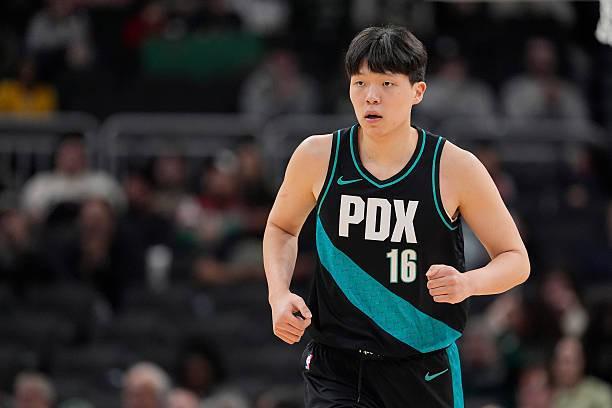 星空官网-又是折返跑的一天，杨瀚森登场6分钟1中0得到1板1助&amp;amp;遭隔扣