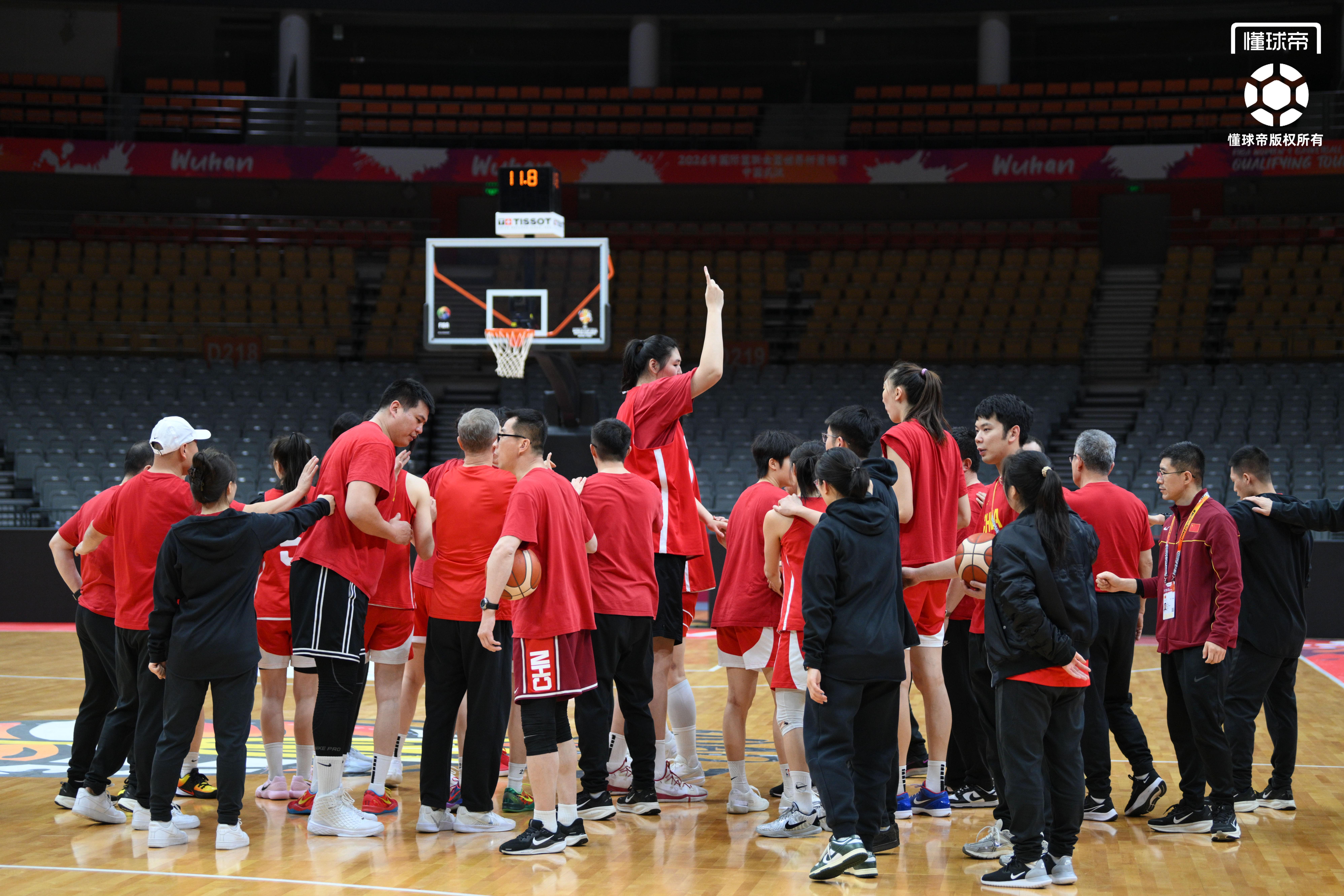 星空体育平台-中国女篮世预赛最后一练，王治郅到场观看&amp;amp;全队精神饱满